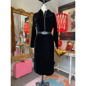 vintage 1940s black velvet dress 40s fashion faceted buttons m/l film noir 33 w